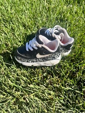 Nike Air Max 90 Heart Print Toddler Sneakers Size 5C